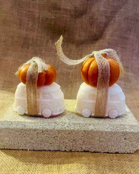 Pumpkin Patch Kombi Van Candle