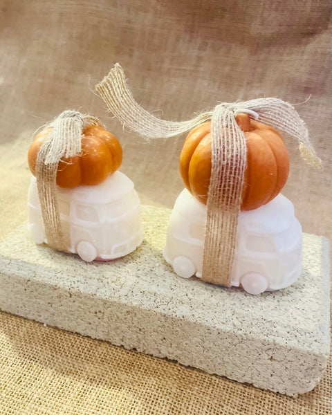 Pumpkin Patch Kombi Van Candle